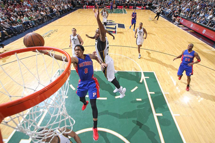 Spencer Dinwiddie dei Detroit Pistons in elevazione contro gli Utah Jazz (Getty Images)